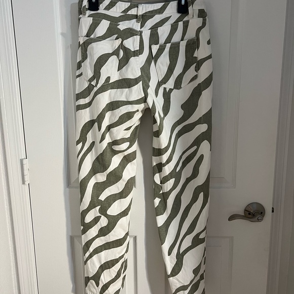 Green/White Zebra Striped Straight-Legged Jeans - Picture 3 of 3